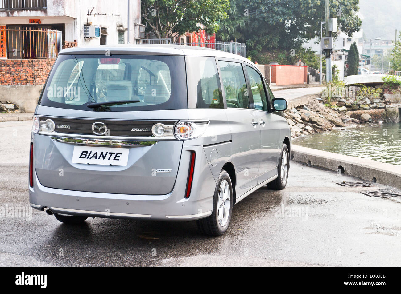 Detail Gambar Mazda Biante Nomer 37