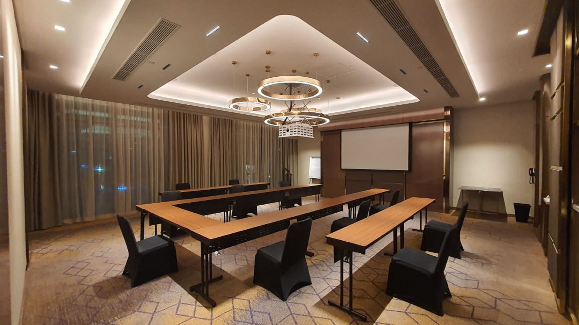 Detail Gambar Meeting Room Nomer 7