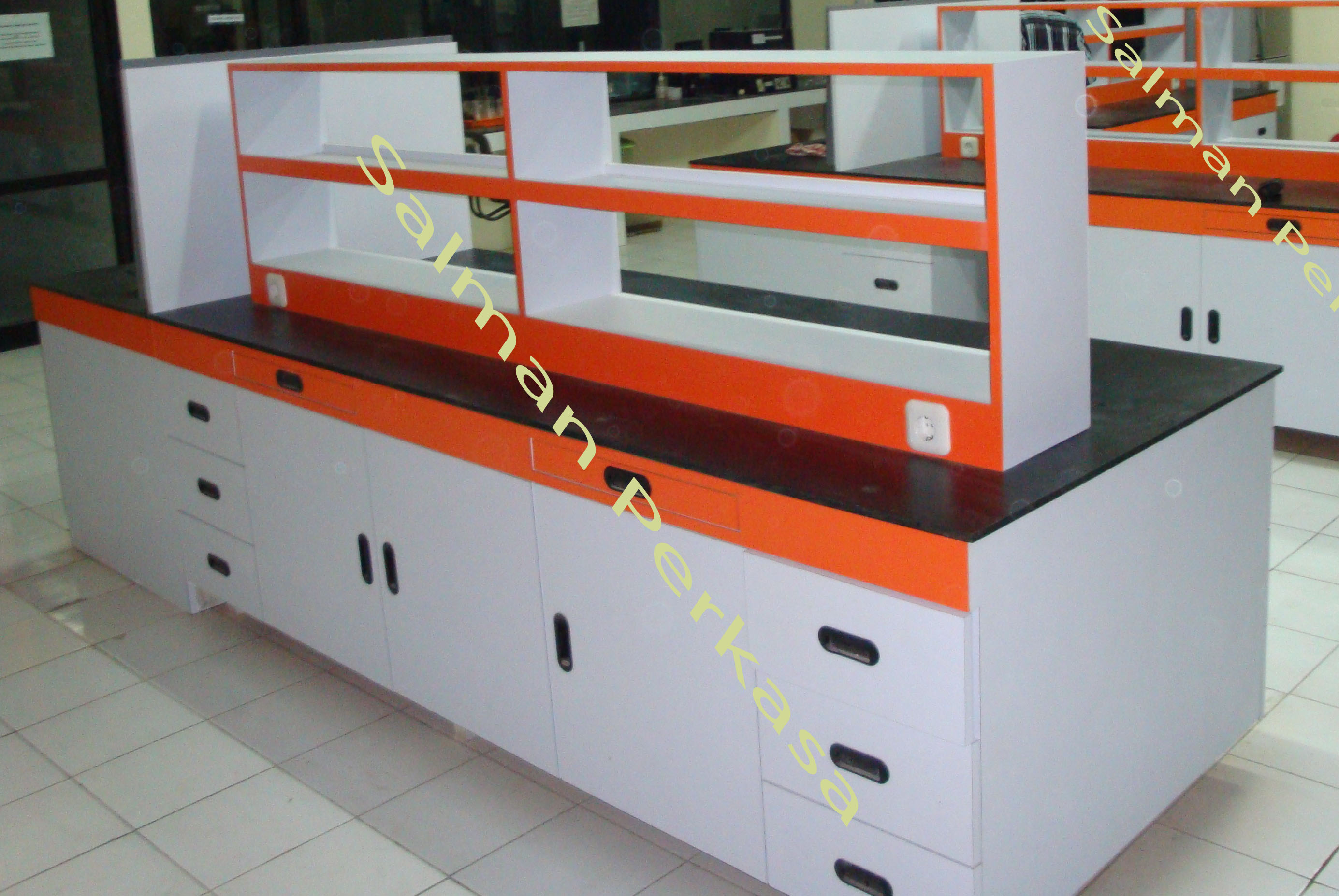 Detail Gambar Meja Laboratorium Nomer 21