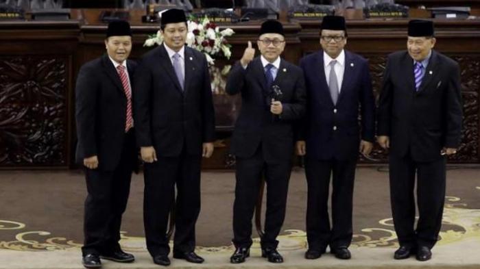 Detail Gambar Melantik Presiden Nomer 11