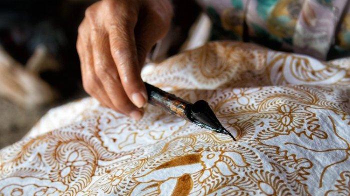 Detail Gambar Membuat Batik Nomer 11