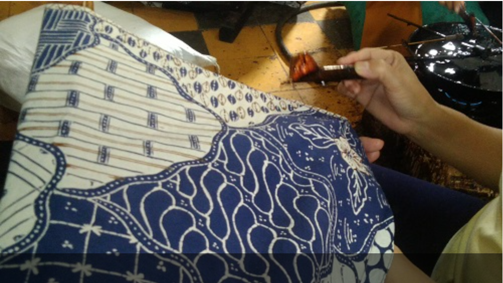 Detail Gambar Membuat Batik Nomer 34