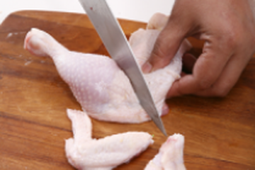 Detail Gambar Memotong Ayam Nomer 20
