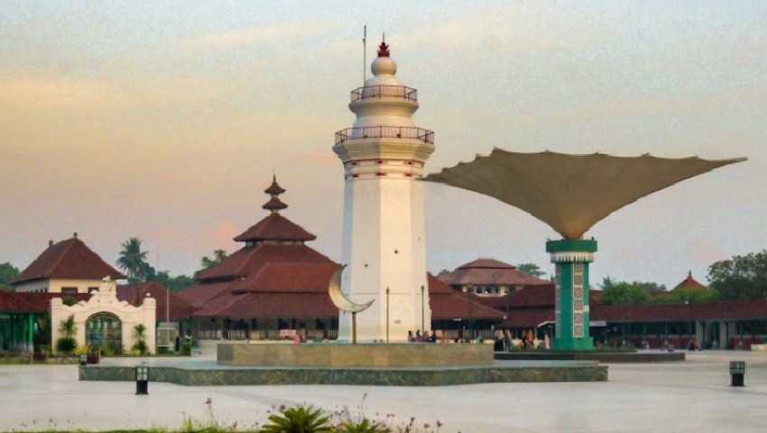 Detail Gambar Menara Banten Nomer 56