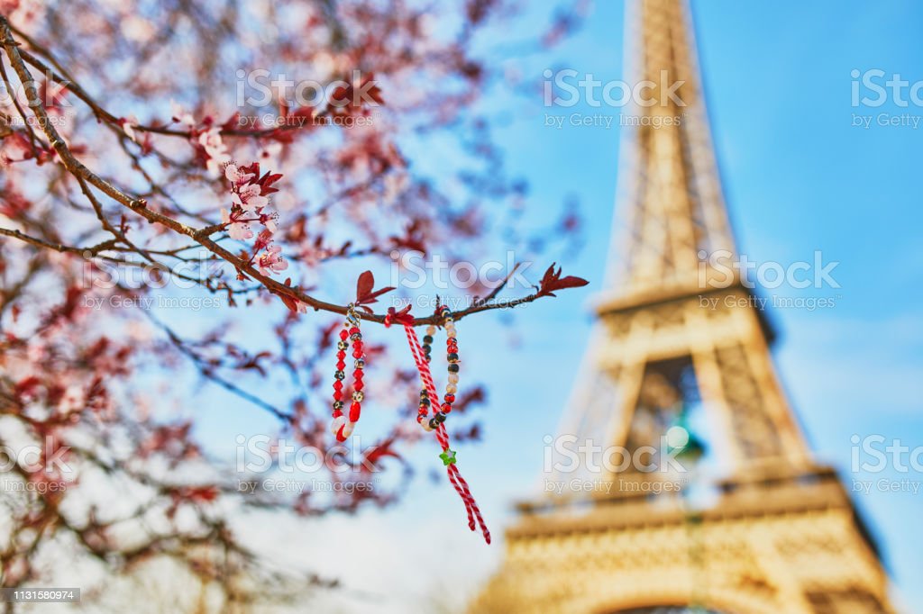 Detail Gambar Menara Eiffel Dan Bunga Sakura Nomer 13