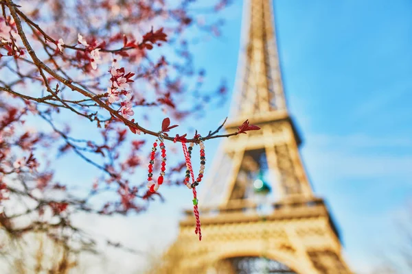 Detail Gambar Menara Eiffel Dan Bunga Sakura Nomer 39