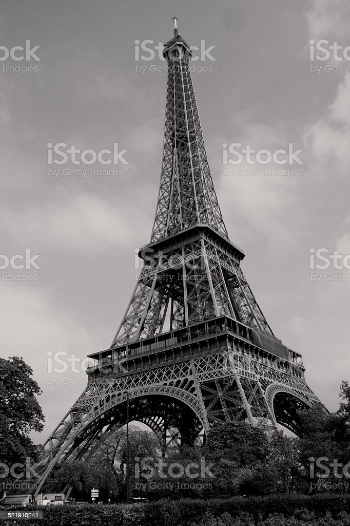 Detail Gambar Menara Eiffel Hitam Putih Nomer 28