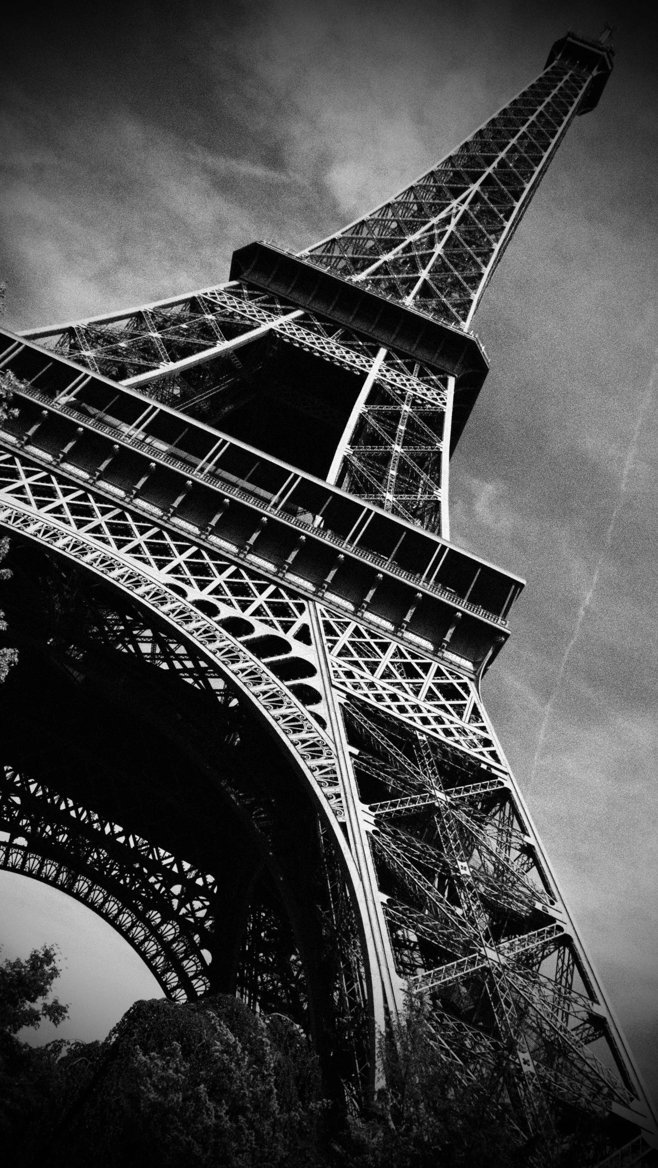 Detail Gambar Menara Eiffel Hitam Putih Nomer 47
