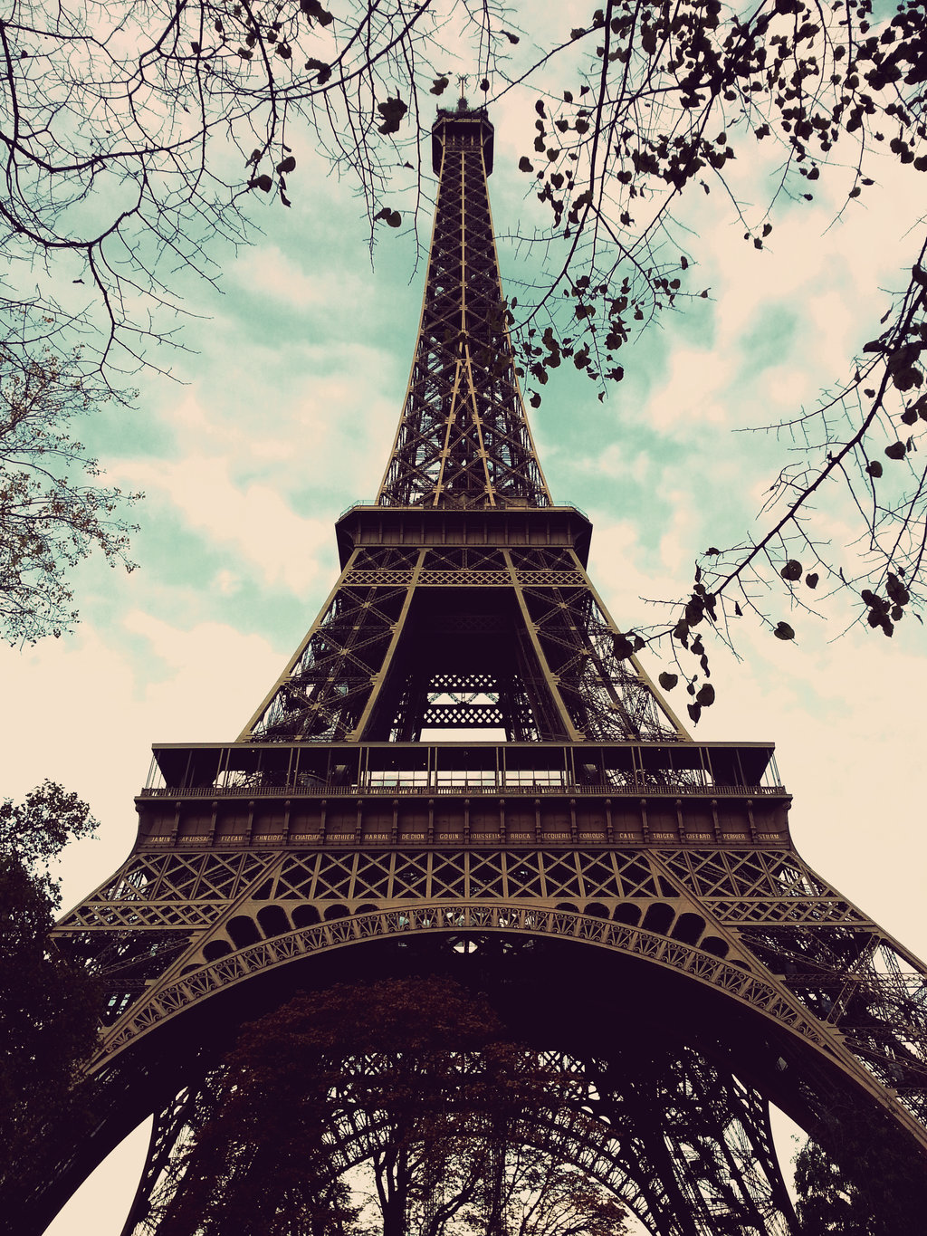 Detail Gambar Menara Eiffel Tumblr Nomer 2