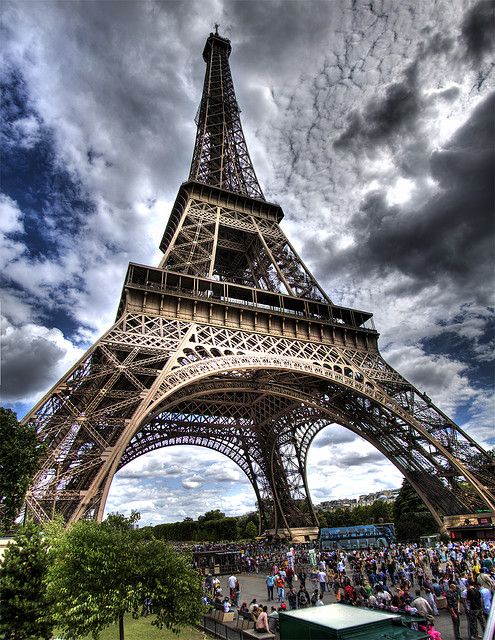 Detail Gambar Menara Eiffel Yang Cantik Nomer 23