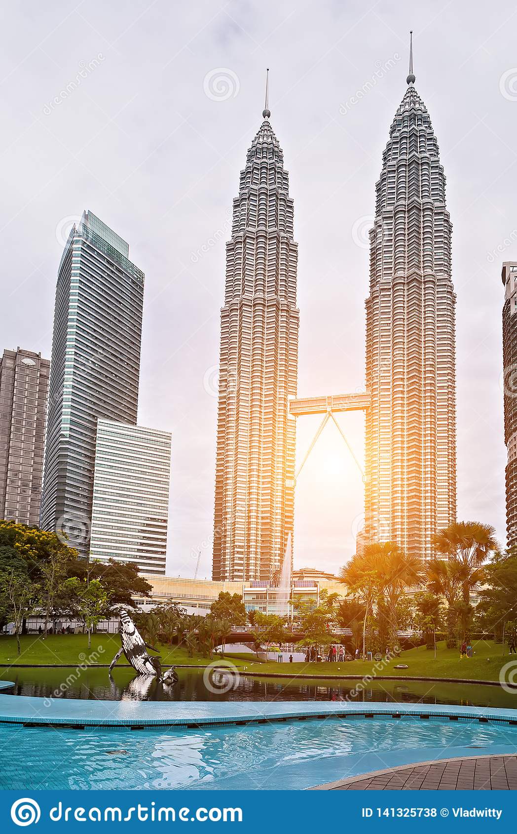 Detail Gambar Menara Kembar Malaysia Nomer 16