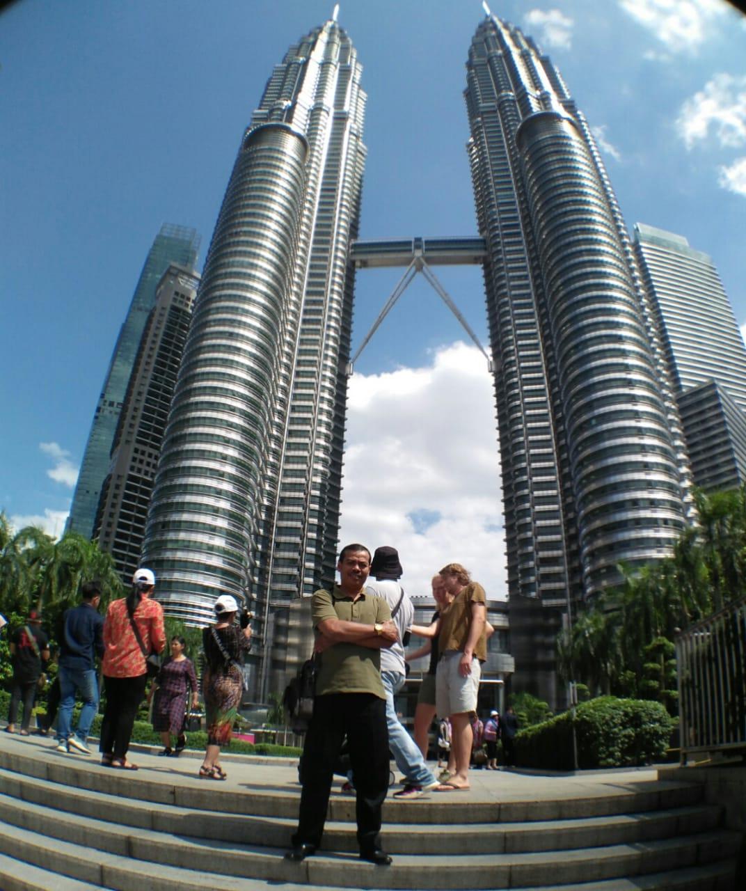 Detail Gambar Menara Kembar Malaysia Nomer 22