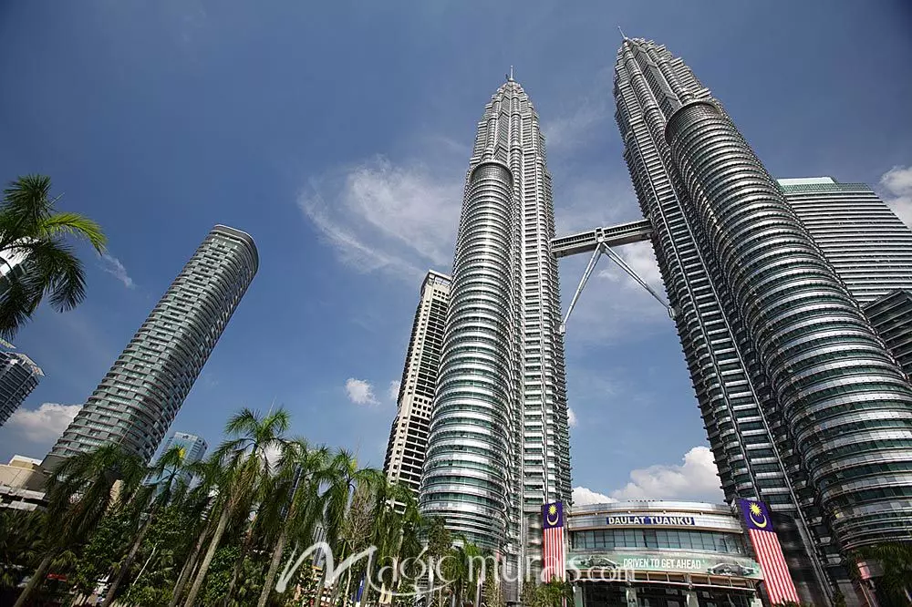 Detail Gambar Menara Kembar Malaysia Nomer 28