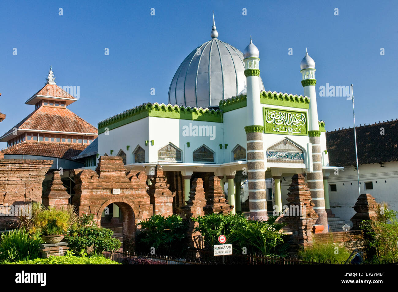 Detail Gambar Menara Masjid Di Indonesia Nomer 39