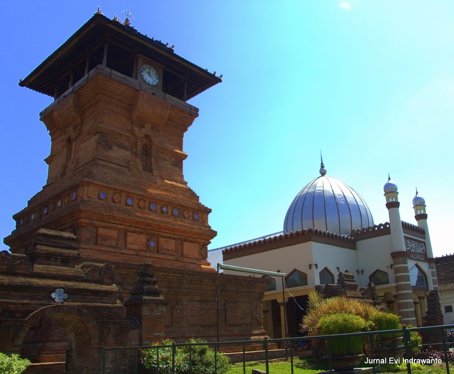 Detail Gambar Menara Masjid Kudus Nomer 36