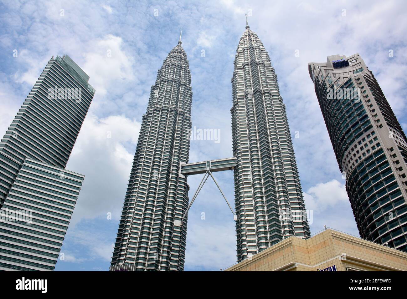 Detail Gambar Menara Petronas Nomer 16