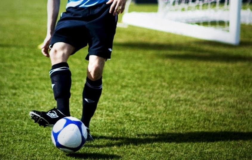 Detail Gambar Menendang Dengan Kaki Bagian Dalam Nomer 2