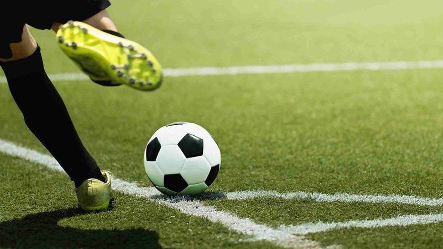 Detail Gambar Menendang Dengan Kaki Bagian Dalam Nomer 12
