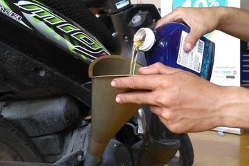 Detail Gambar Mengganti Oli Mesin Kereta Yamaha Nomer 14