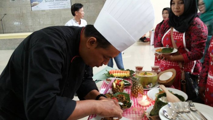 Detail Gambar Menyajikan Makanan Nomer 10