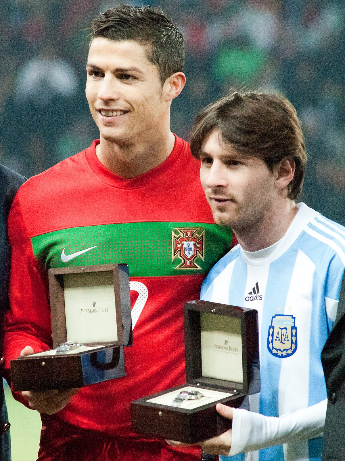 Detail Gambar Messi Dan Ronaldo Nomer 2