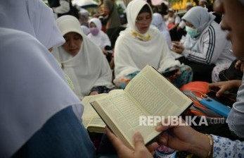 Detail Gambar Mewarnai Anak Anak Membaca Al Quran Nomer 27