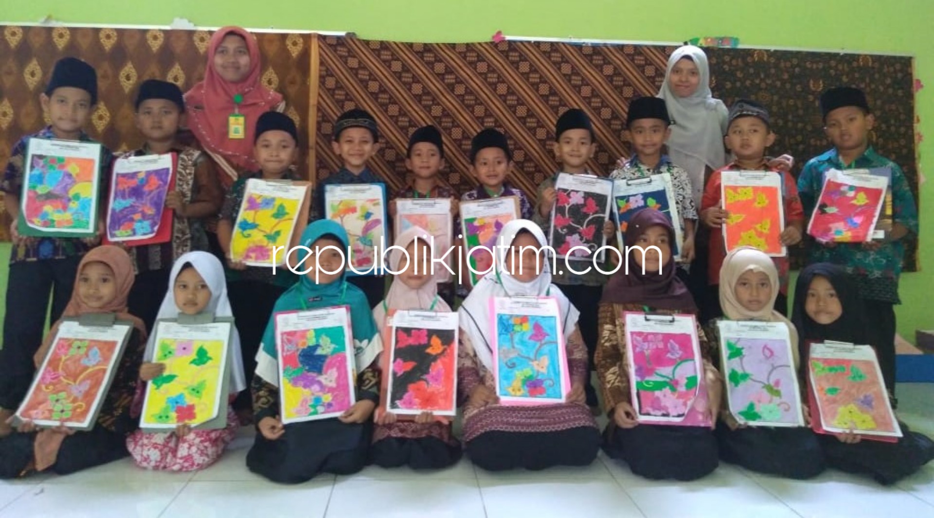 Detail Gambar Mewarnai Batik Untuk Anak Sd Nomer 13