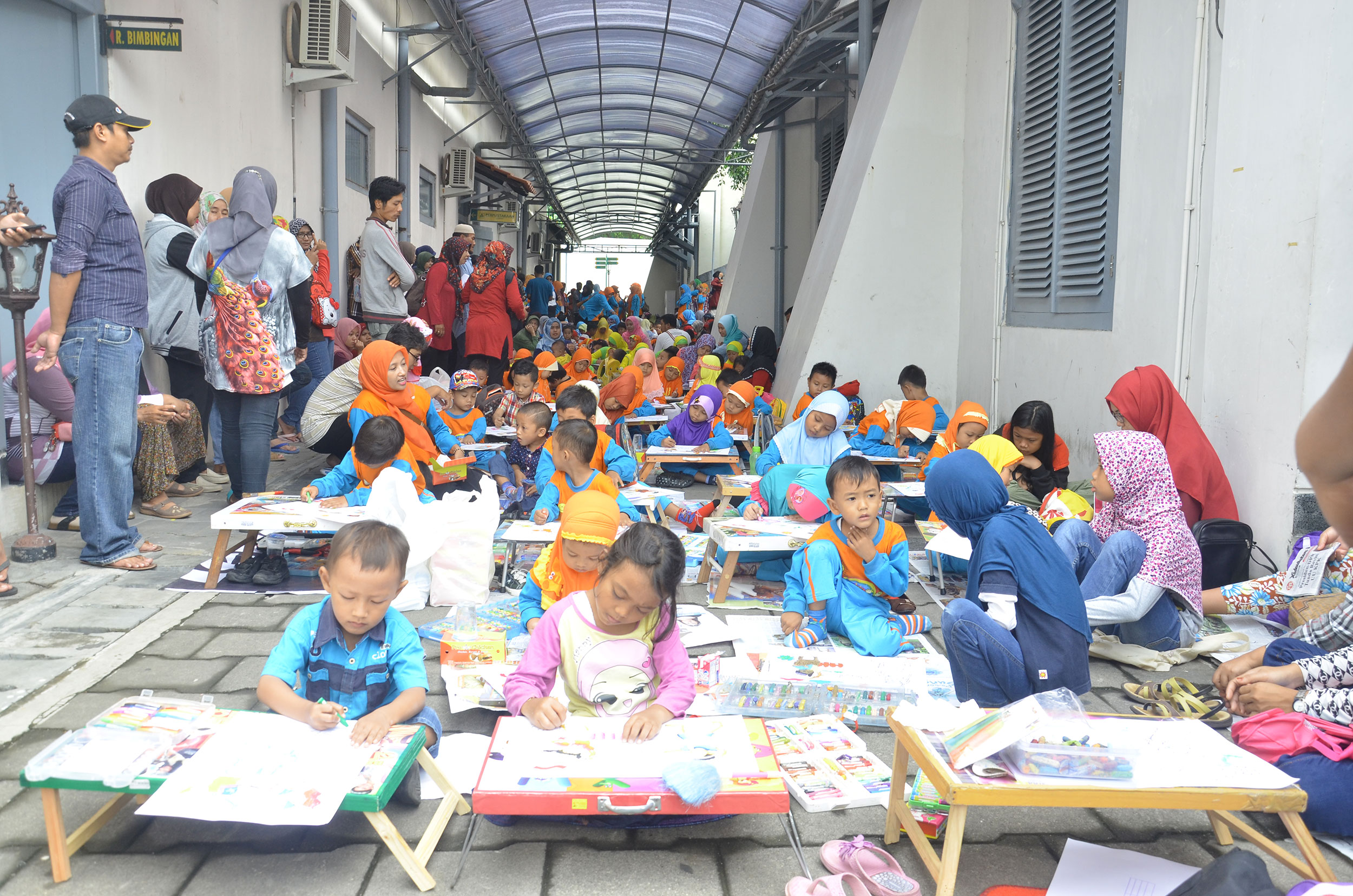 Detail Gambar Mewarnai Gedung Sekolah Taman Bermain Nomer 48