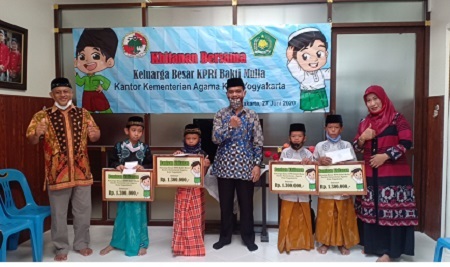 Detail Gambar Mewarnai Kerja Bakti Di Sekolah Nomer 37