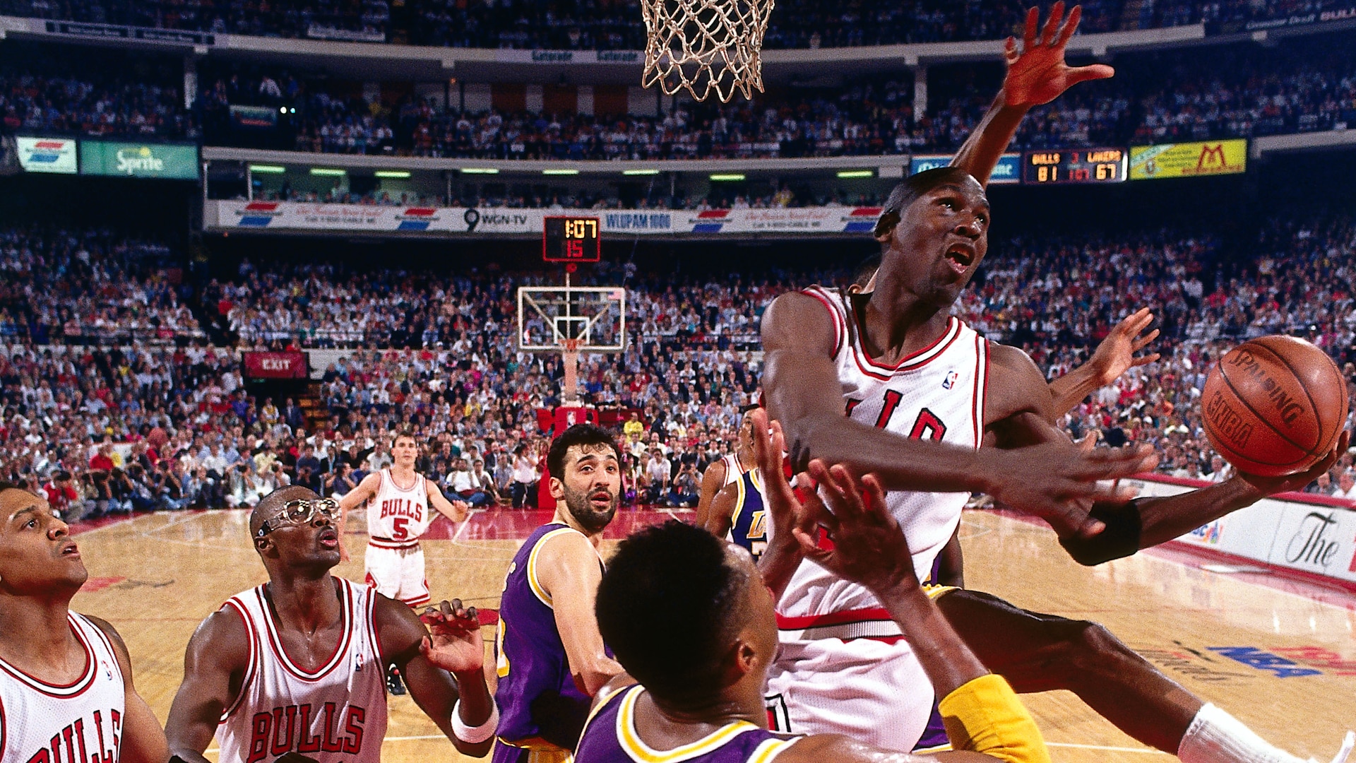 Detail Gambar Michael Jordan Layups Nomer 4