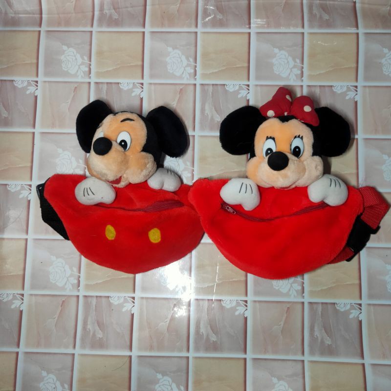 Detail Gambar Mickey Mouse Warna Merah Nomer 36