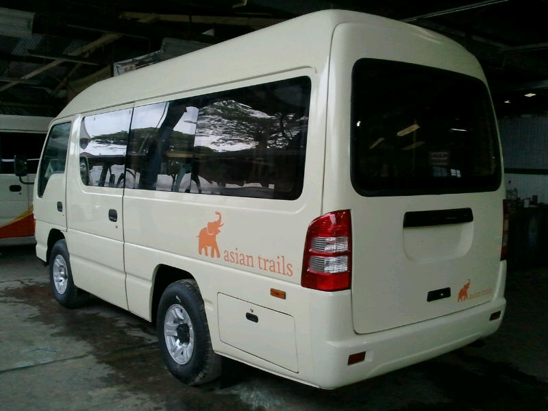 Detail Gambar Microbus Elf Nomer 38