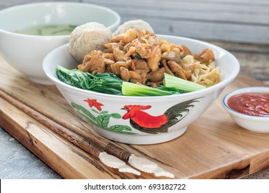 Detail Gambar Mie Ayam Dan Bakso Nomer 3