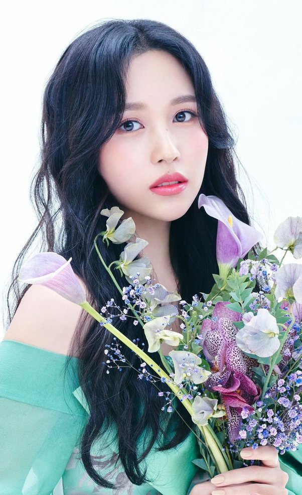 Detail Gambar Mina Twice Nomer 12
