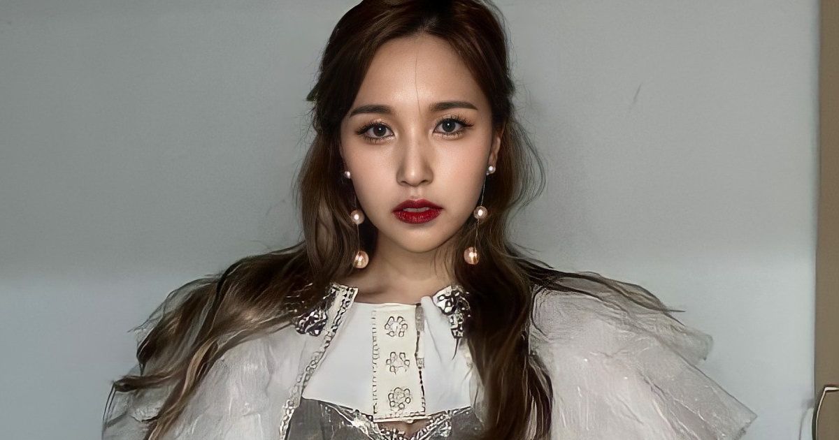 Detail Gambar Mina Twice Nomer 27