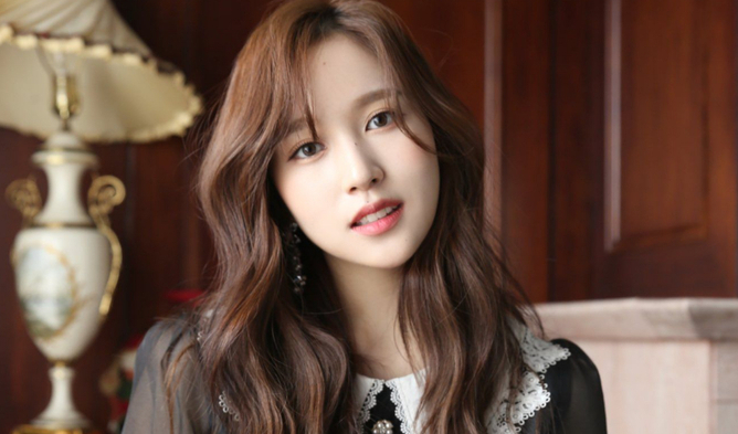 Detail Gambar Mina Twice Nomer 31
