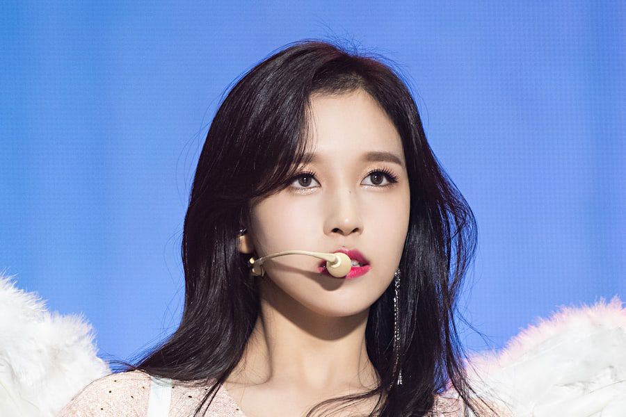 Detail Gambar Mina Twice Nomer 40