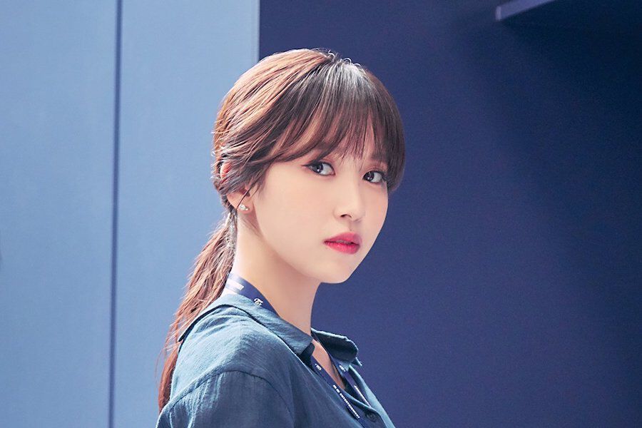 Detail Gambar Mina Twice Nomer 53