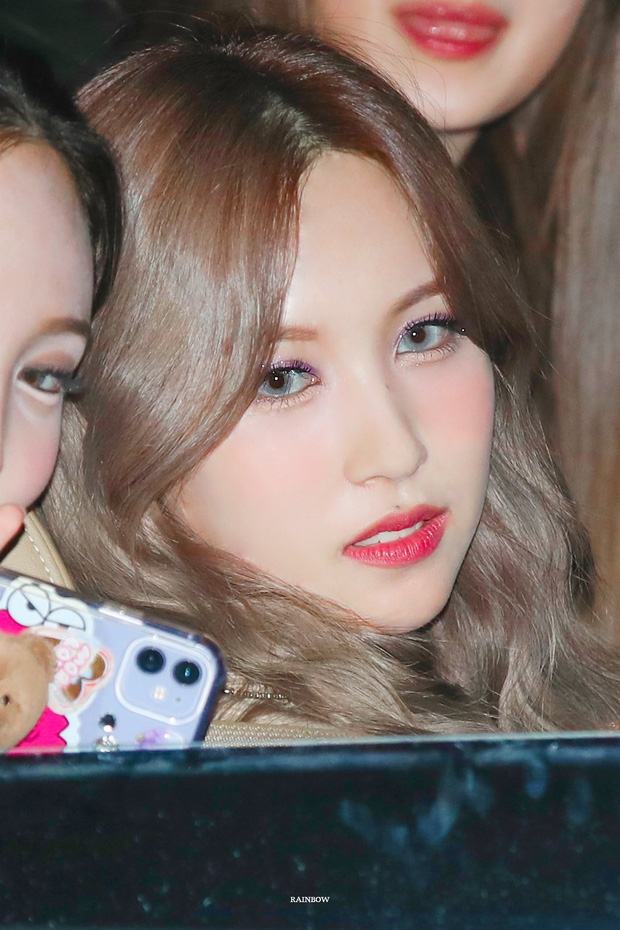 Detail Gambar Mina Twice Nomer 56