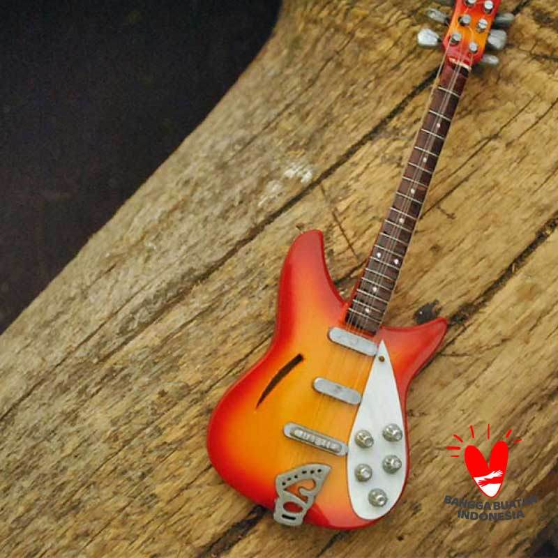 Detail Gambar Miniatur Mobil Gambar Gitar Walpaper Nomer 35