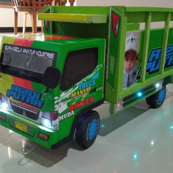 Detail Gambar Miniatur Truk Dari Kayu Nomer 21