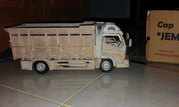 Detail Gambar Miniatur Truk Mentahan Nomer 35