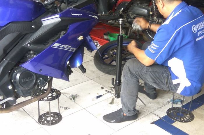 Detail Gambar Minyak Shok Kereta Yamaha Nomer 47