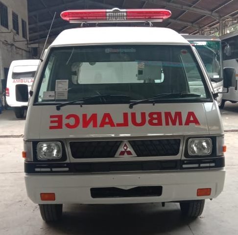 Detail Gambar Mobil Ambulance Nomer 11