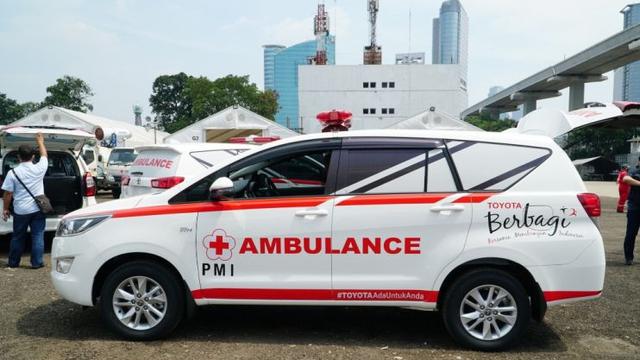 Detail Gambar Mobil Ambulance Nomer 9