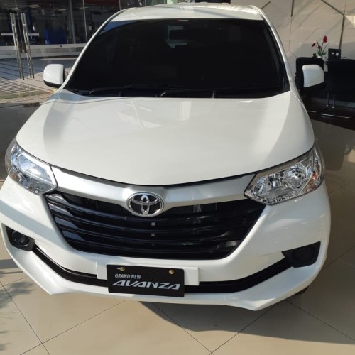 Detail Gambar Mobil Avanza Putih Nomer 38