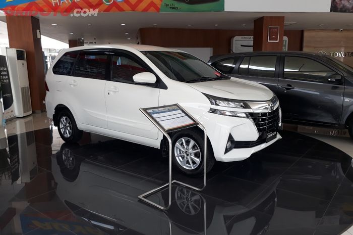 Detail Gambar Mobil Avanza Putih Nomer 8