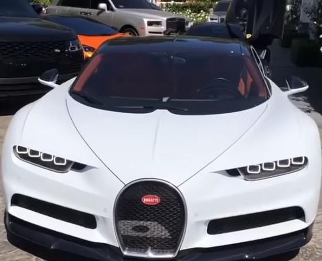 Detail Gambar Mobil Bugatti Chiron Nomer 38