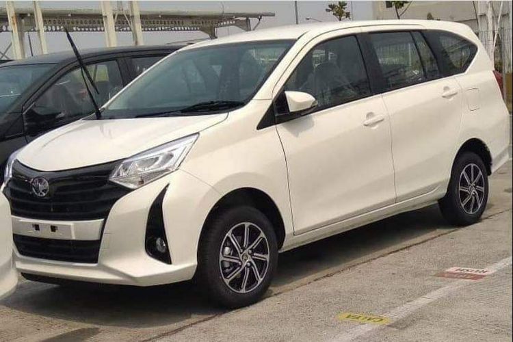 Detail Gambar Mobil Calya Nomer 6