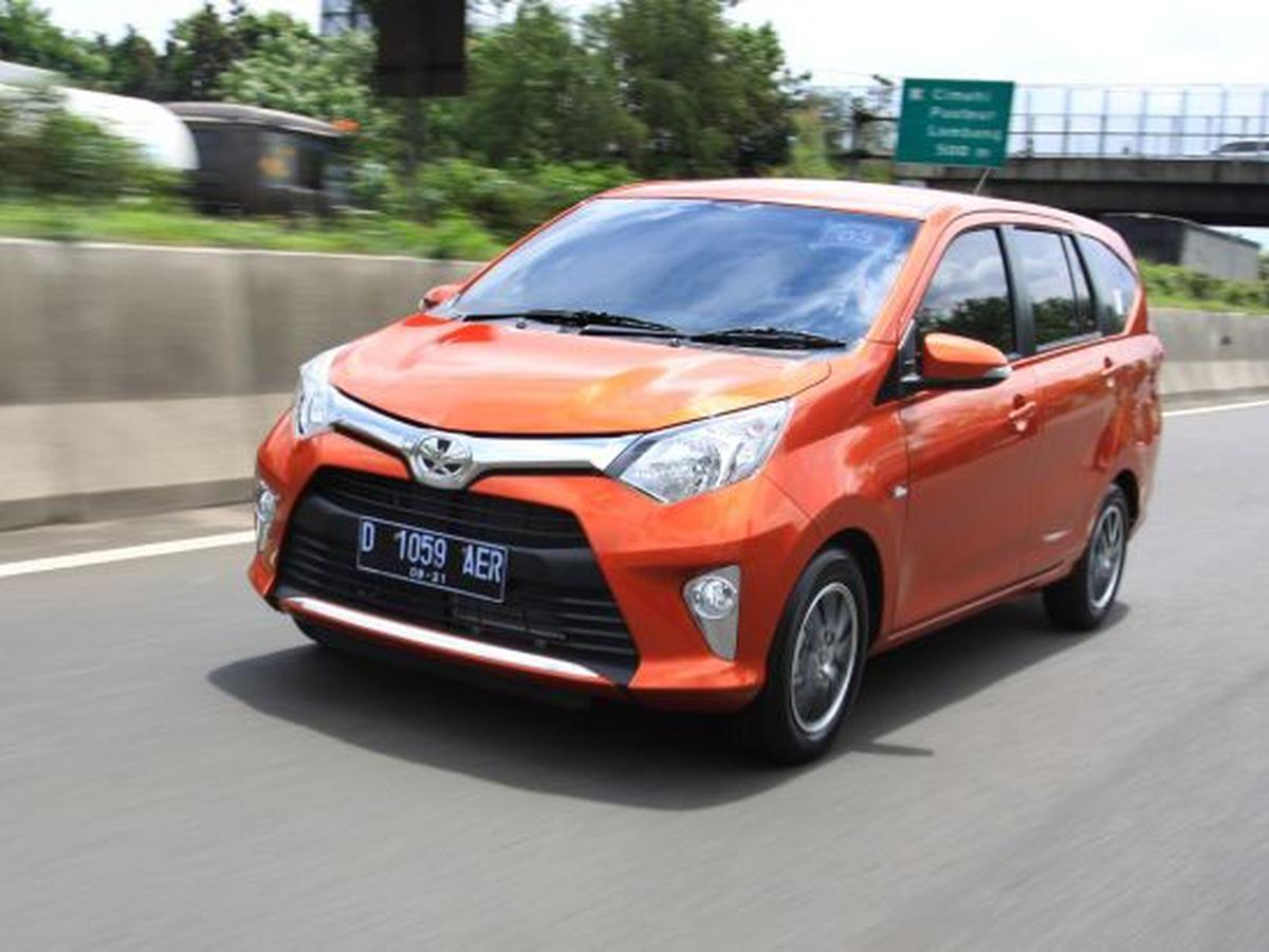 Detail Gambar Mobil Calya Nomer 49